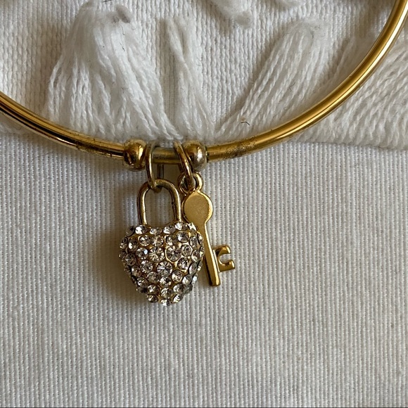 🤍cuff bracelet - Picture 4 of 4